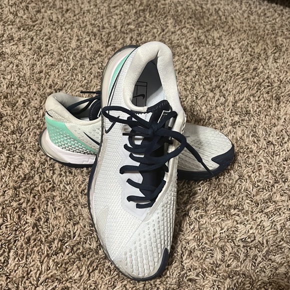 Nikes - Picture 2 of 3